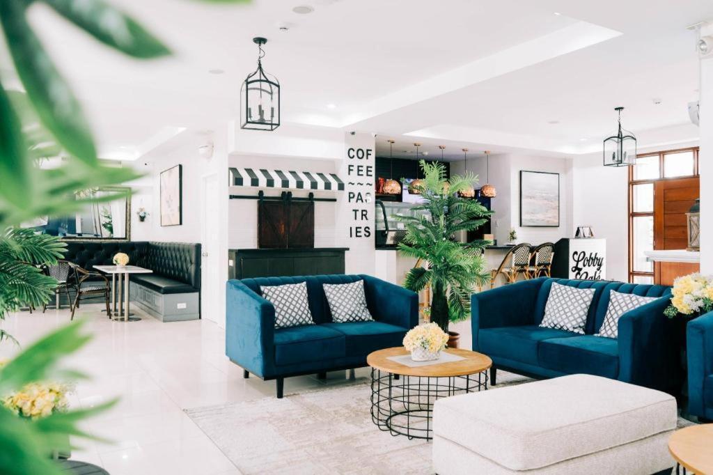 The Mansion Hotel Mabalacat Exterior foto
