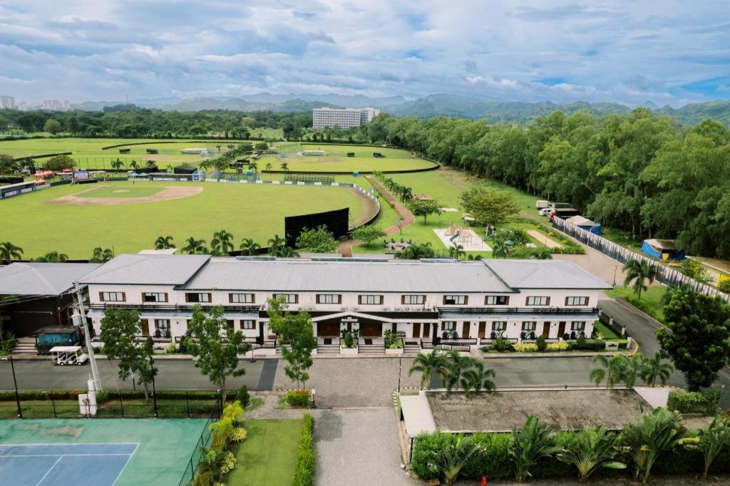The Mansion Hotel Mabalacat Exterior foto