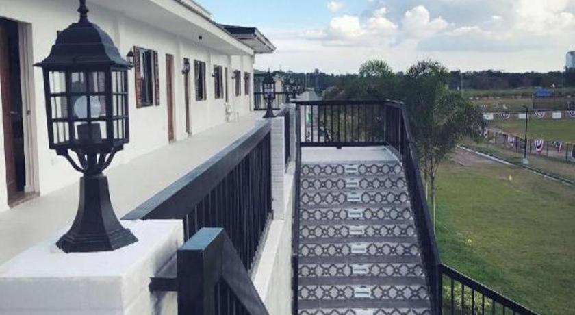 The Mansion Hotel Mabalacat Exterior foto