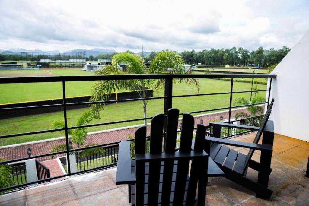 The Mansion Hotel Mabalacat Exterior foto