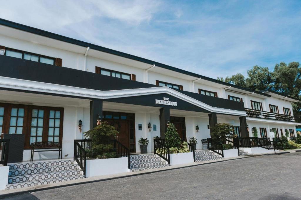 The Mansion Hotel Mabalacat Exterior foto