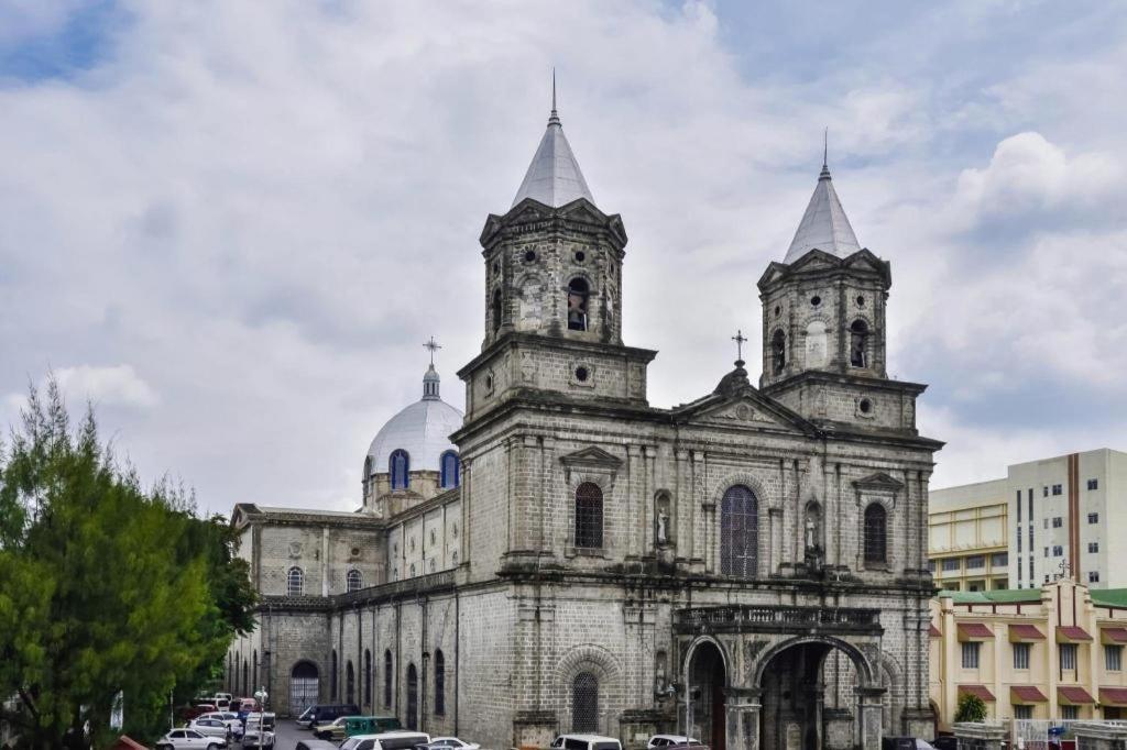 The Mansion Hotel Mabalacat Exterior foto